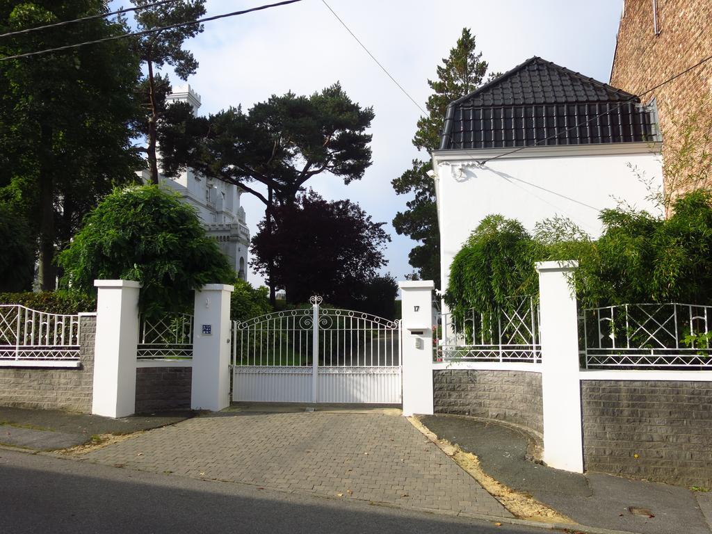 Gite De La Conciergerie Du Cheval Blanc Luttre Ruang foto